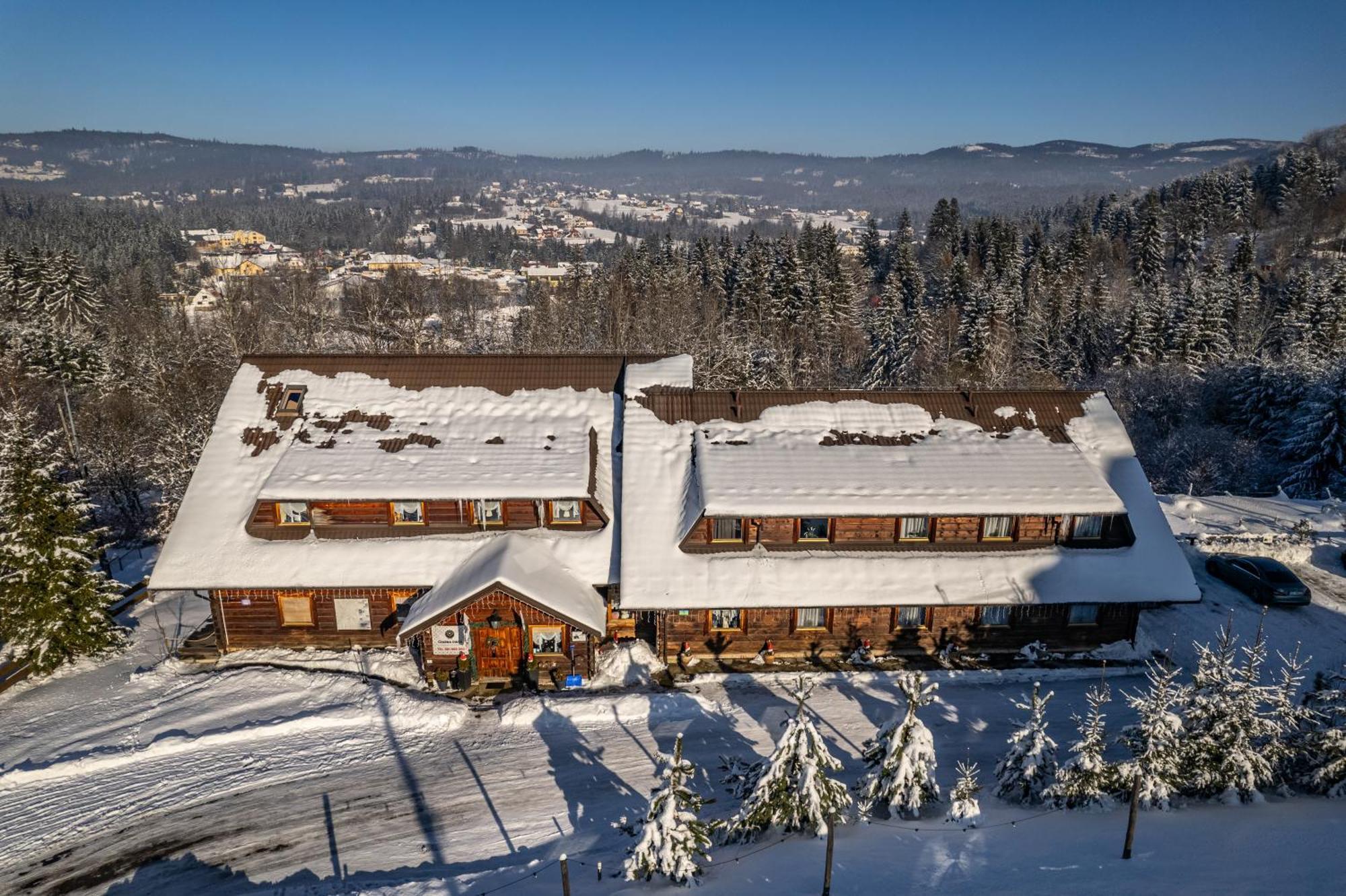 イステブナ Czarna Owca Bed & Breakfast エクステリア 写真